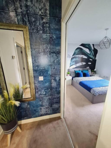 Bedroom 2, Stylish 2 bedroom Apartment / FREE Gated Parking, Glasgow