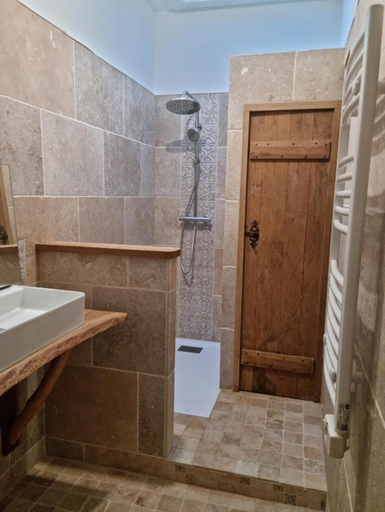 Bathroom 3, Manoir Belle Fontaine, Gironde
