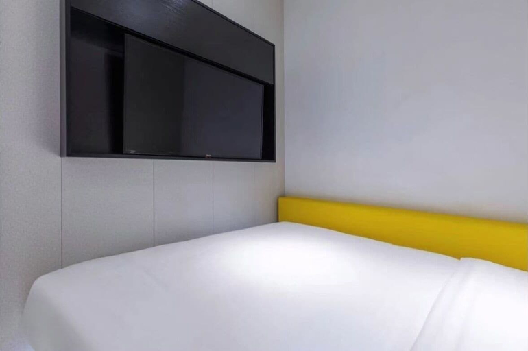 Bedroom 5, yibaijiudianlangaoluditiezhandian, Shanghai
