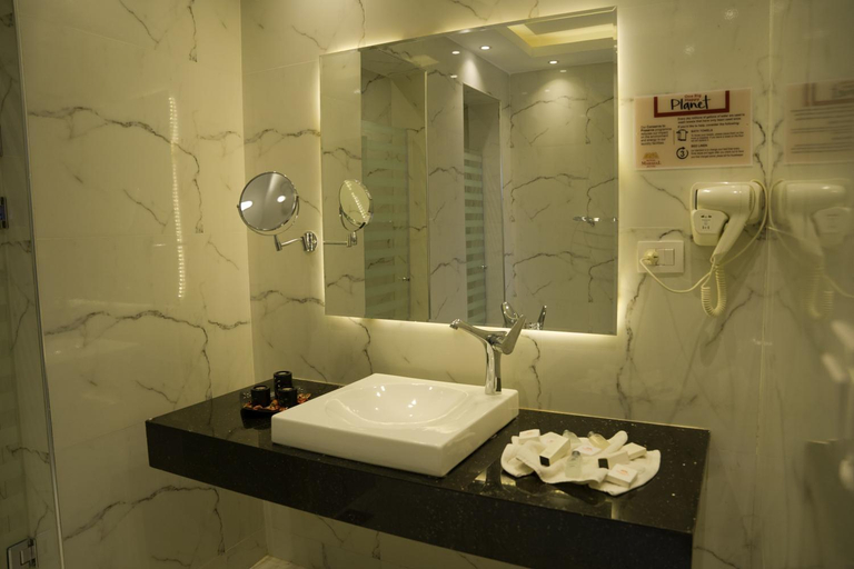 Bathroom 4, Hotel Royal Marshal, Heliopolis