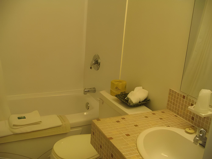 Bathroom 2, Lake City Motel, Halifax