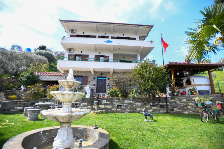 Others 4, Villa Solitude, Beratit