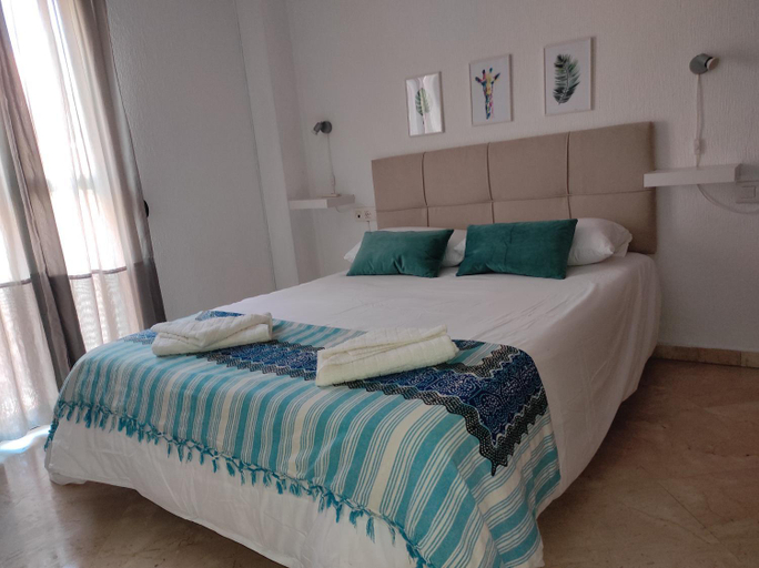 Bedroom 2, Vive Huelva ARAGON 4 HABITACIONES WIFI 300MB, Huelva