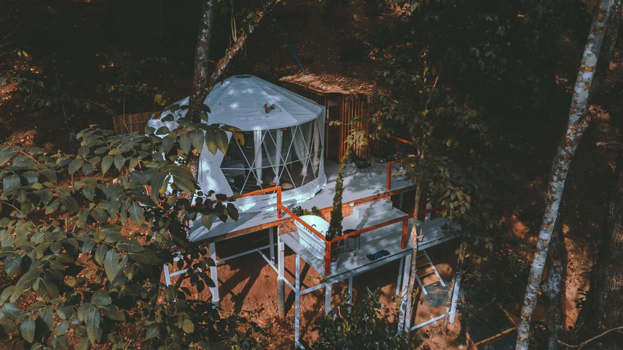 Exterior 6