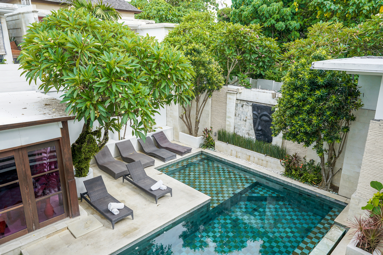 Swimming Pool 24