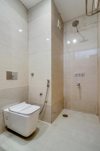 Bathroom 5, Hotel Kalka Royal, Reasi