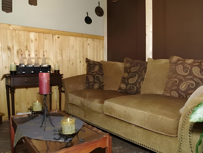 Others 5, The Spruce Lodge, Rio Grande