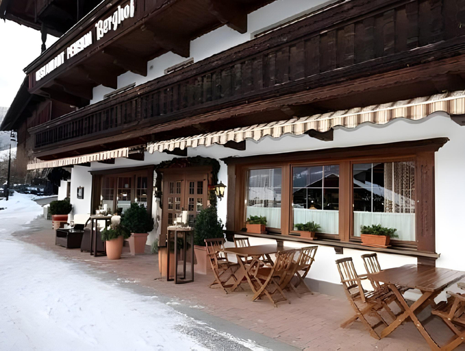 Others 4, Der Berghof, Kufstein