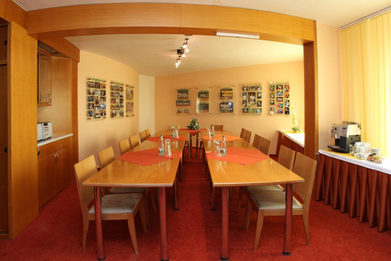 Food & Drinks 4, Hotel Tennis Club, Prostějov