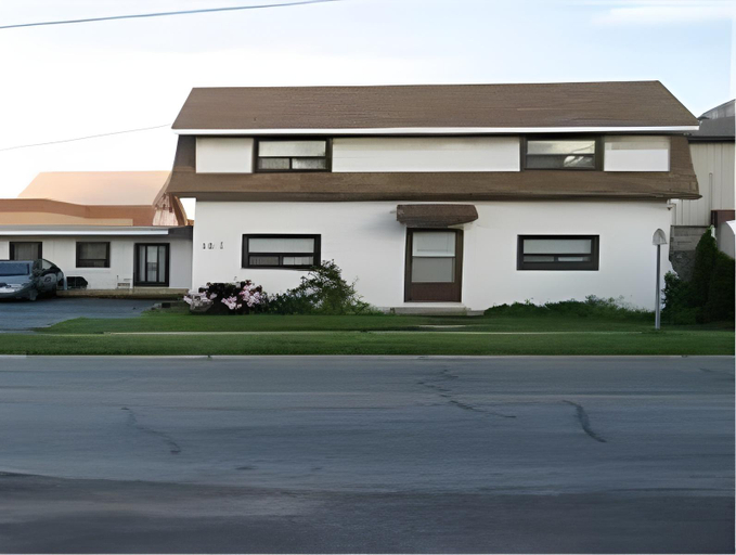 Others 3, Maples Motel, Simcoe