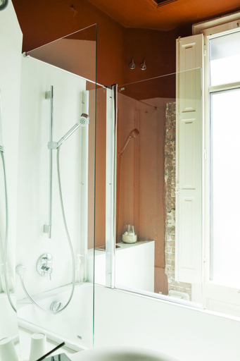 Bathroom 4, La Casa Gran Bed and Breakfast, Barcelona