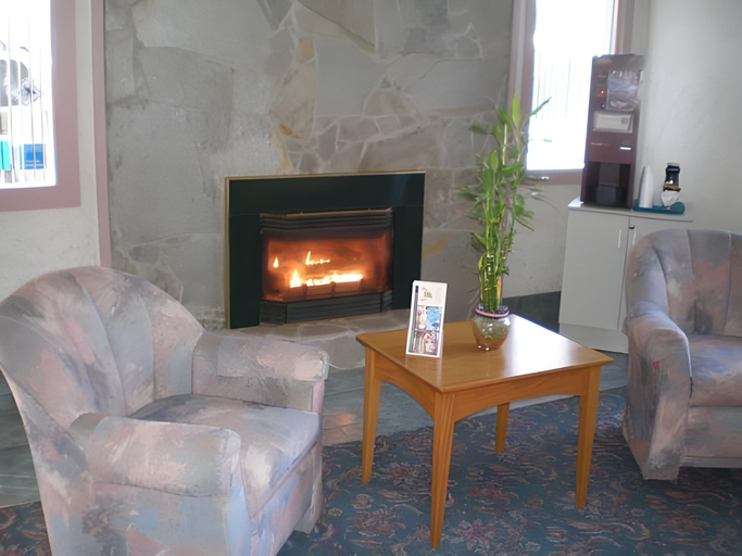 Others 3, Alpine Inn, Fraser-Fort George