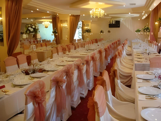 Others 4, Hotel Impero, Oradea