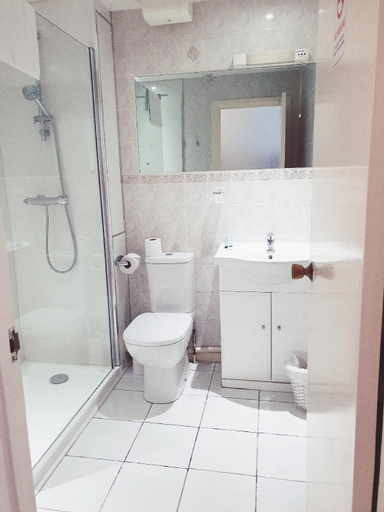 Bathroom 16