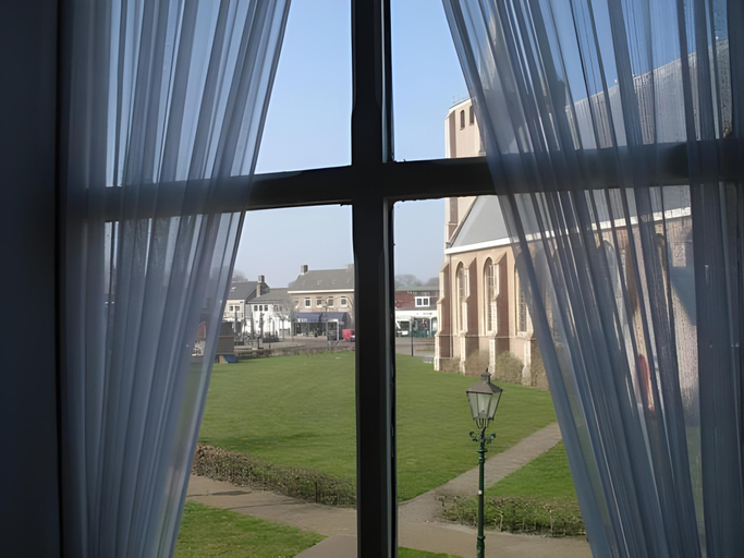 Others 4, Hotel Renesse, Schouwen-Duiveland