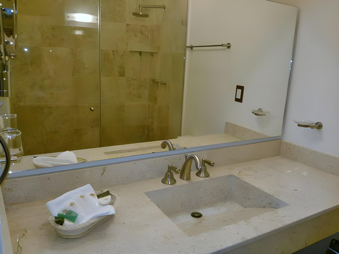 Bathroom 3, Hotel San Xavier, Querétaro