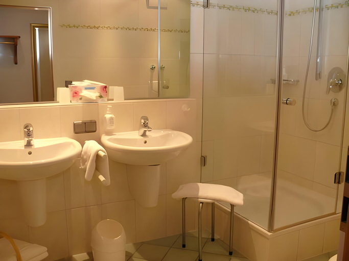 Bathroom 4, Ringhotel Nebelhornblick, Oberallgäu