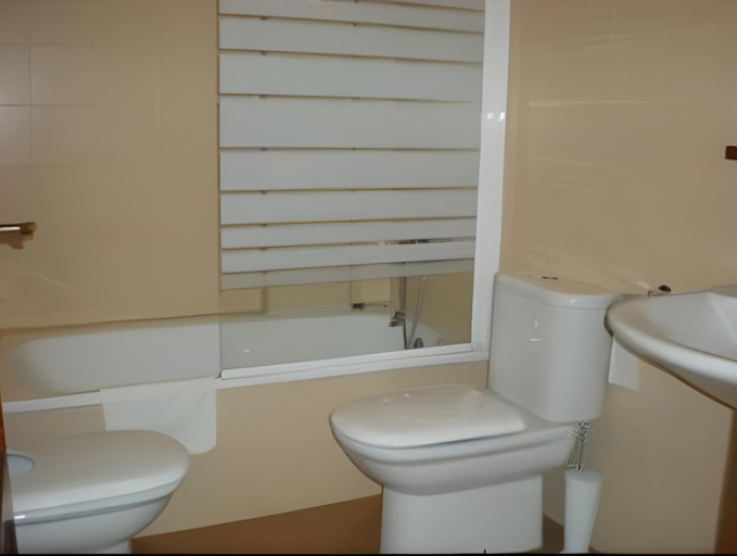 Bathroom 5, Hotel Oreneta, Tarragona