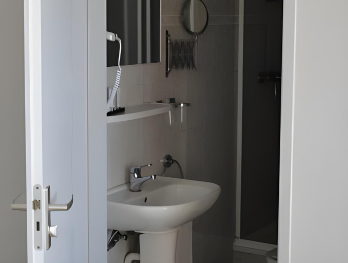 Bathroom 3, Belgische Loodsensocieteit, Vlissingen