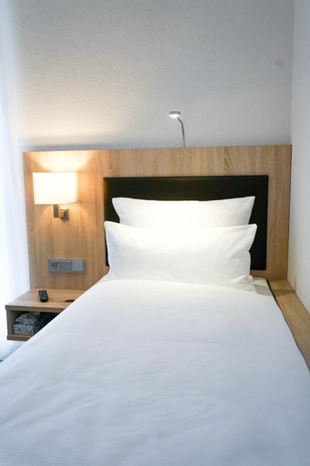 Bedroom 16