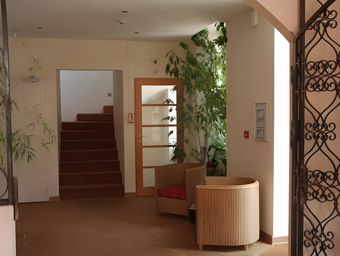 Others 4, Hotel La Beauze, Creuse