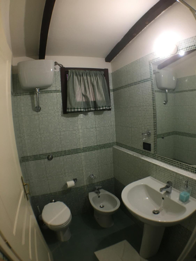 Bathroom 4, Corte Arrubia, Cagliari