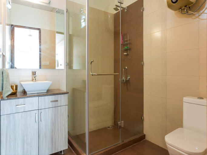 Bathroom, Amidst Monuments and Serenity, Delhi