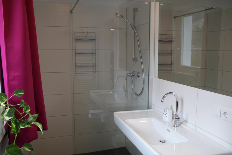 Bathroom 16