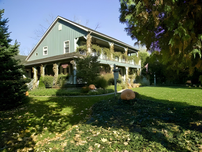 WeatherPine Inn, Niagara