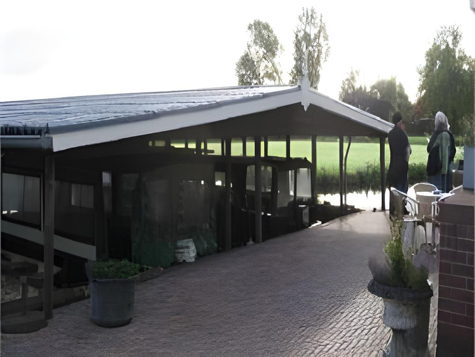 Others 4, Hotel de Harmonie, Steenwijkerland
