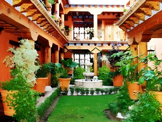 Exterior & Views
