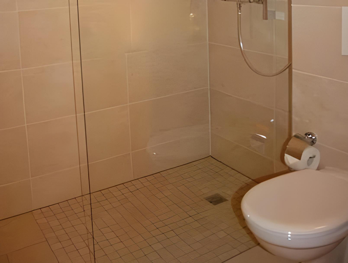 Bathroom 5, Michels Hanseatic Hotel Norderney, Aurich