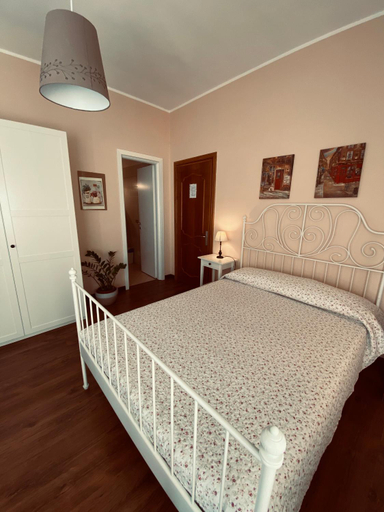 Bedroom 2, Sogni e Colori, Savona