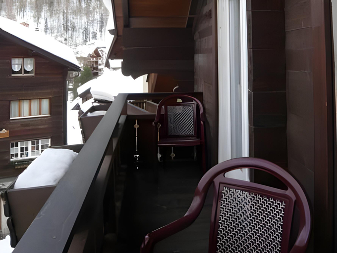 Others 4, Hotel Weisshorn, Visp