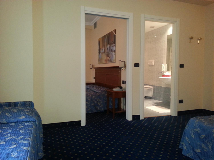 Bedroom 2, Albergo Costantini, Udine