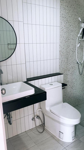 Bathroom 4, Airhub Hostel Phuket Airport, Pulau Phuket