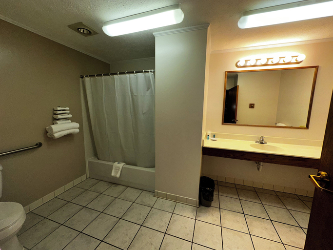 Bathroom 4, Westgate Inn, Potter