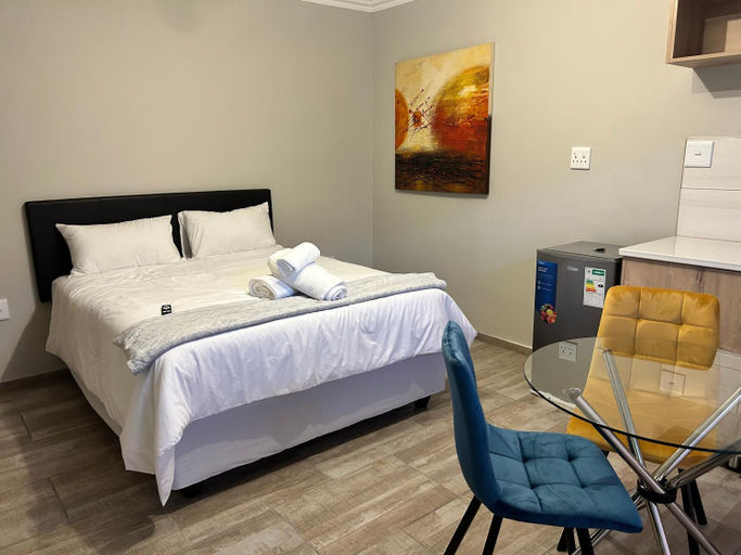 Others 5, Khayalethu Guest House, Sedibeng
