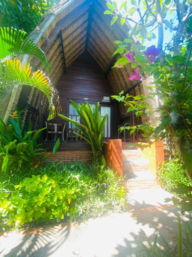 Exterior 9