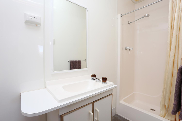 Bathroom 3, Moonta Bay Accommodation, Copper Coast