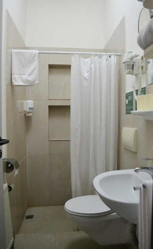 Bathroom 4, Berlin Art Hotel