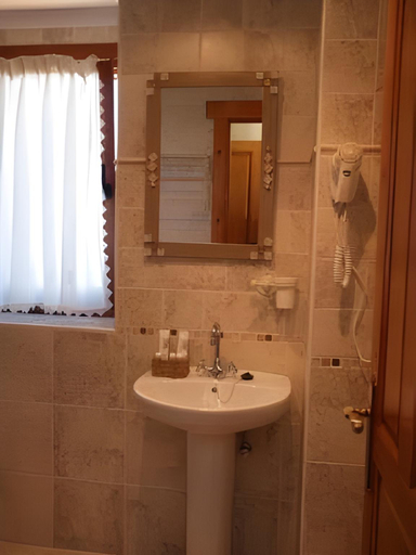 Bathroom 3, Posada El Nozal, Cantabria