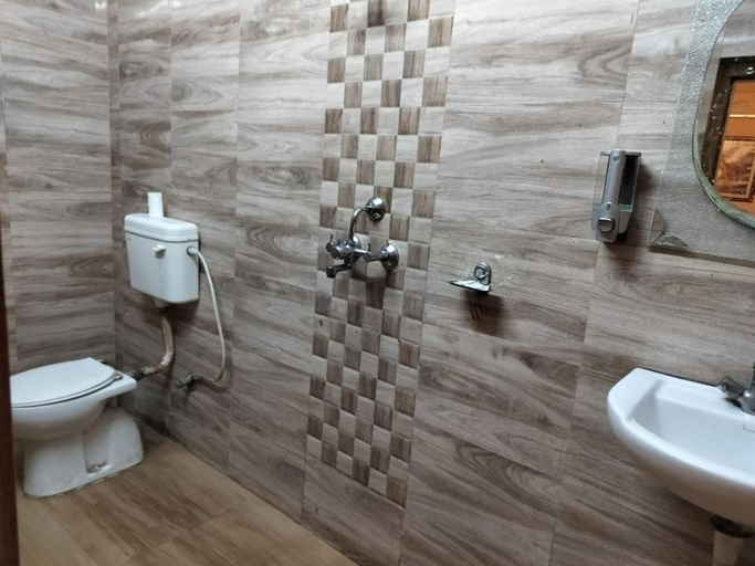 Bathroom 3, DS Residency Varanasi, Varanasi