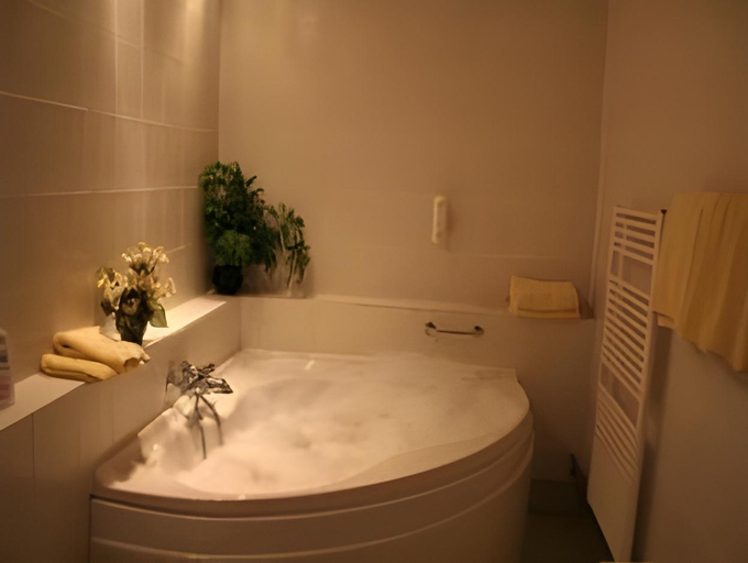 Bathroom 4, Fletcher Hotel De Nieuwe Doelen - Middelburg, Middelburg
