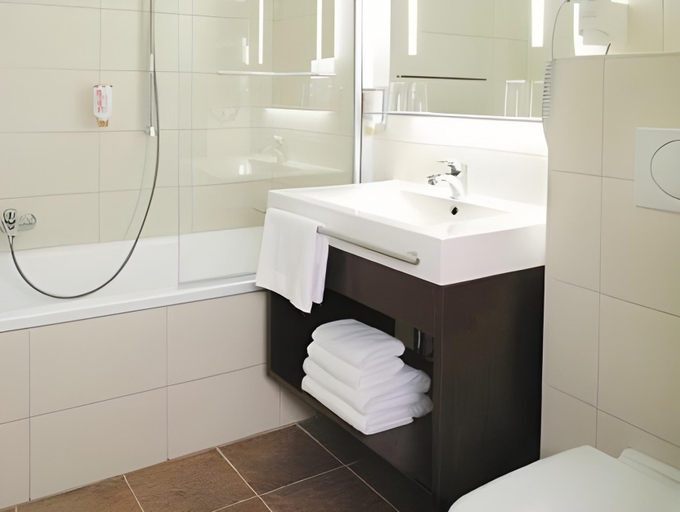 Bathroom 4, Am Schloß Ahrensburg, Stormarn