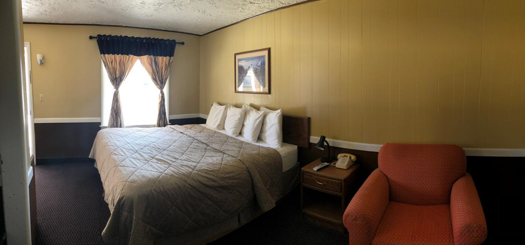 Others 5, Geneva Inn, Fillmore