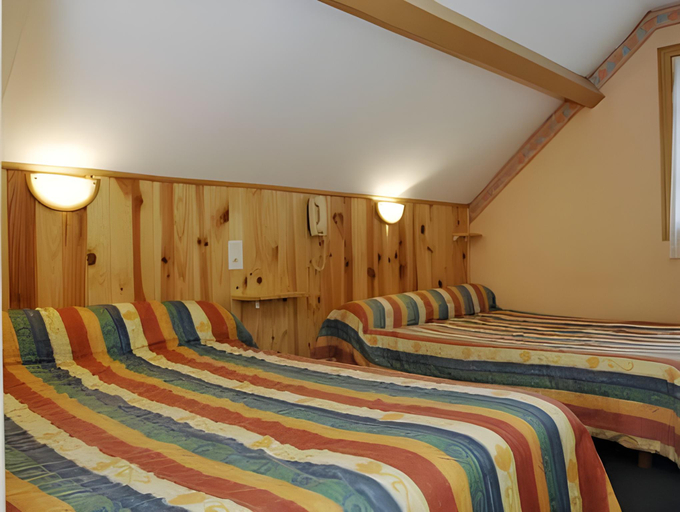 Bedroom 3, Hotel les Deux Cols, Hautes-Pyrénées