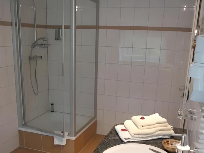 Bathroom 4, Wellness- & Sporthotel Haus am See, Altmarkkreis Salzwedel