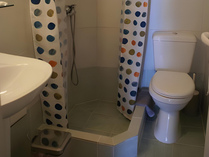 Bathroom 3, The Milos, Attica