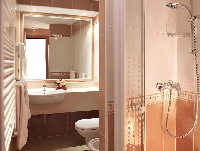 Bathroom 4, Hotel Mary, Vicenza